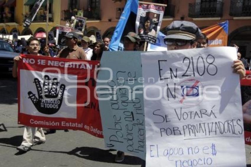 MANIFESTACIÓN EN CONTRA DE LA PRIVATIZACIÓN DEL AGUA