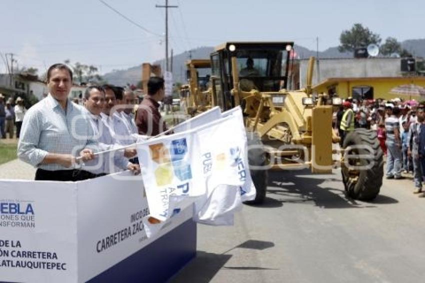 BANDERAZO CARRETERA ZACAPOAXTLA-TLATLAUQUITEPEC