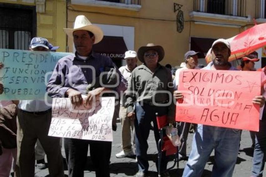 MANIFESTACIÓN FRENTE AL CONGRESO