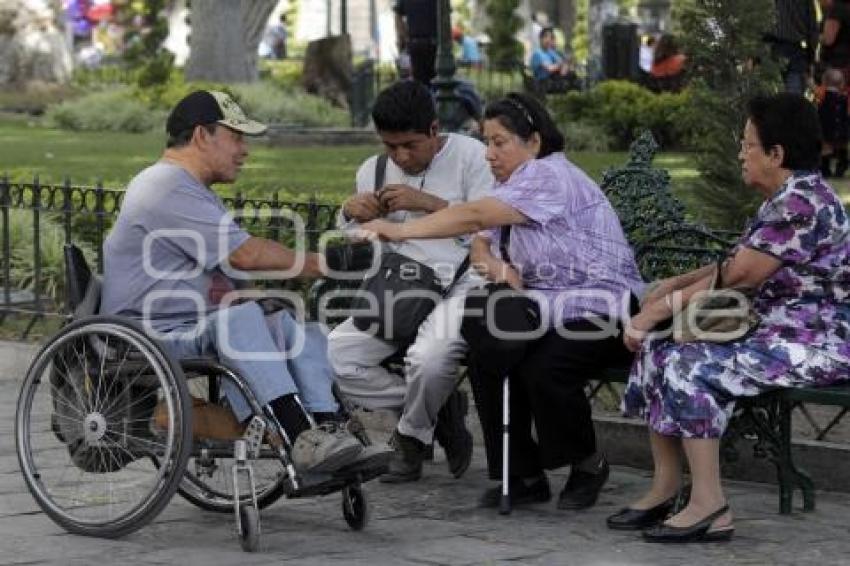 PERSONAS CON CAPACIDADES DIFERENTES