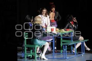 VASELINA . TEATRO MUSICAL