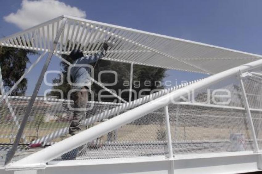PUENTE PEATONAL