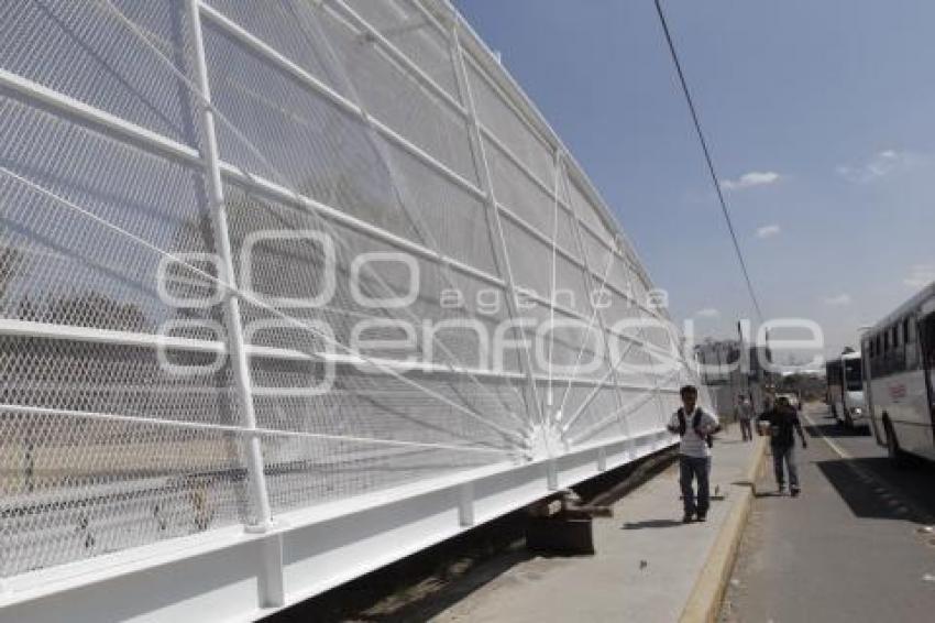 PUENTE PEATONAL