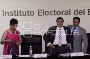 SESIÓN EXTRAORDINARIA . IEE