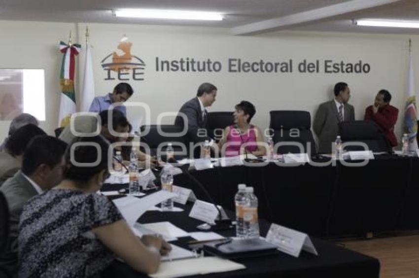 SESIÓN EXTRAORDINARIA . IEE