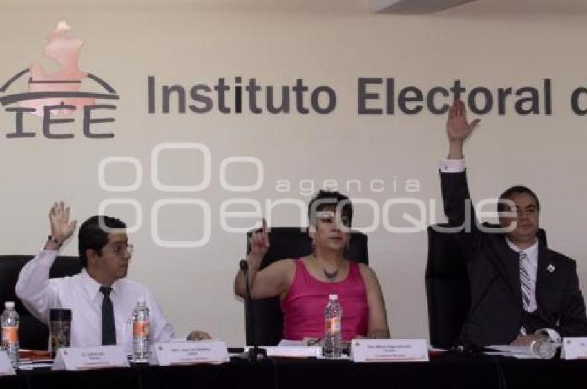 SESIÓN EXTRAORDINARIA . IEE