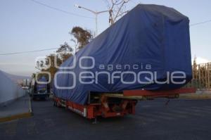 INSTALAN JUEGOS MECÁNICOS PARA LA FERIA