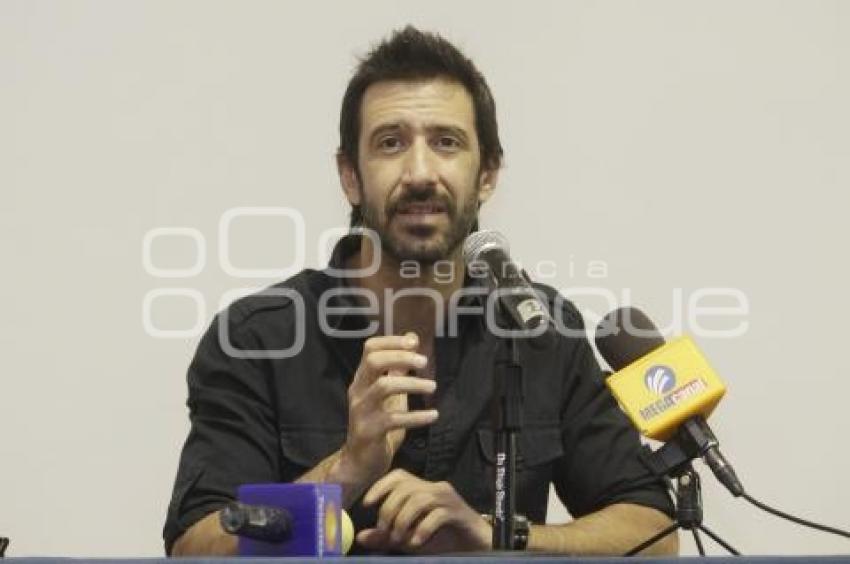 JOSÉ MARÍA YAZPIK . UN HOMBRE AJENO