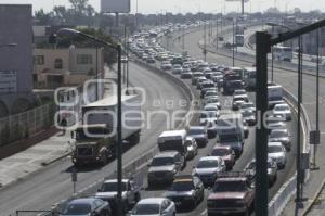 TRÁFICO EN PERIFÉRICO . CAOS VIAL
