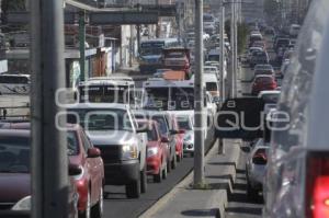 TRÁFICO EN PERIFÉRICO . CAOS VIAL