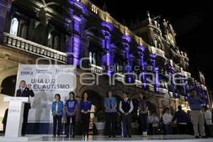 ENCENDIDO AYUNTAMIENTO. DÍA DEL AUTISMO