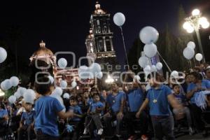 ENCENDIDO AYUNTAMIENTO. DÍA DEL AUTISMO