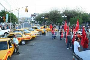 MANIFESTACIÓN DE ANTORCHISTAS . ACATLÁN DE OSORIO