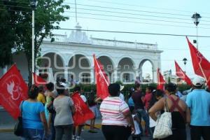 MANIFESTACIÓN DE ANTORCHISTAS . ACATLÁN DE OSORIO