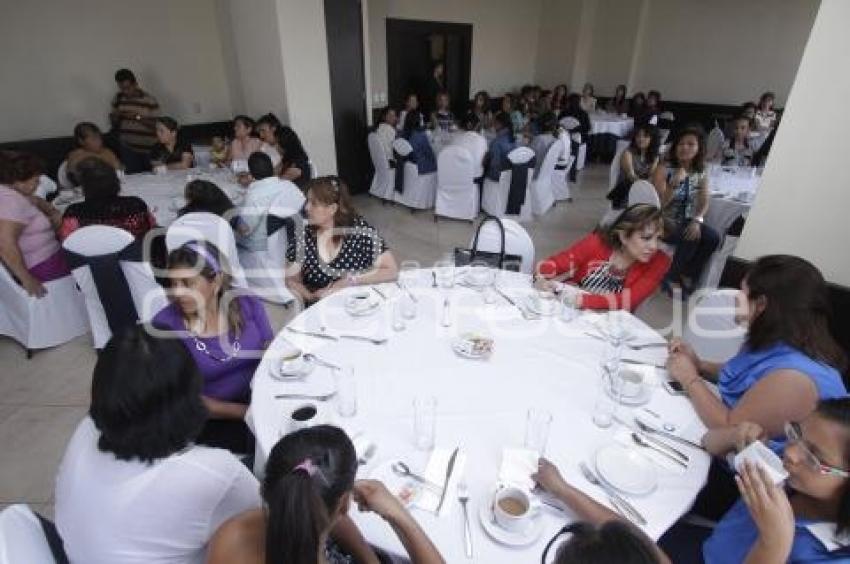 REUNIÓN DE MUJERES PANISTAS . CORDERO OLIVA