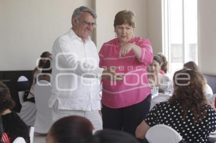 REUNIÓN DE MUJERES PANISTAS . CORDERO OLIVA