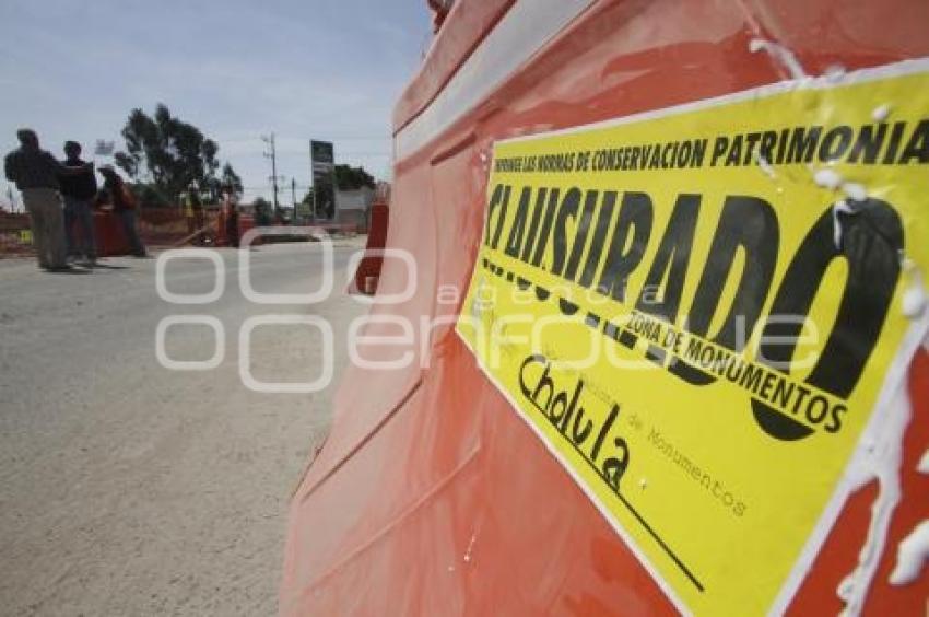 CLAUSURAN SIMBÓLICAMENTE DISTRIBUIDOR VIAL CHOLULA