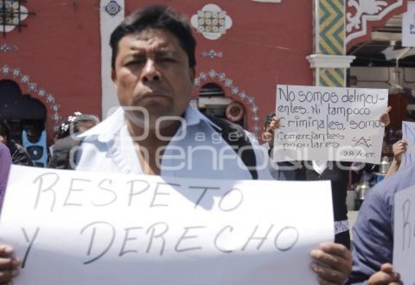 MANIFESTACIÓN COMERCIANTES FUERTES