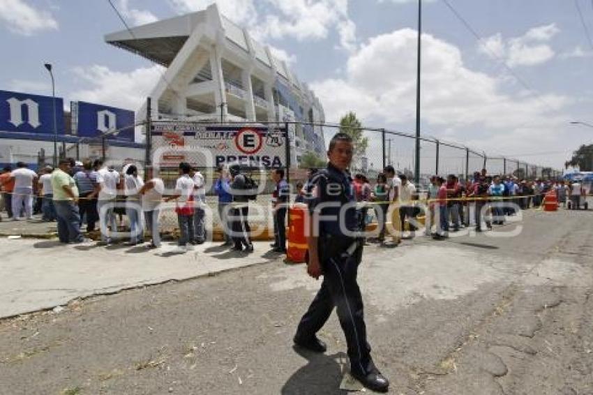 LARGAS FILAS PARA EL PARTIDO DE PUEBLA VS AMERICA