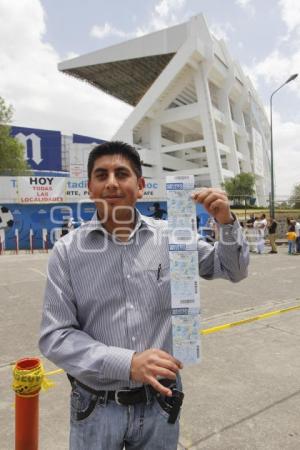 LARGAS FILAS PARA EL PARTIDO DE PUEBLA VS AMERICA