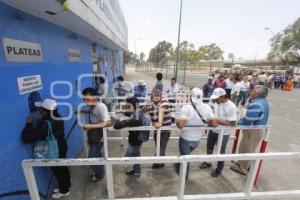 LARGAS FILAS PARA EL PARTIDO DE PUEBLA VS AMERICA