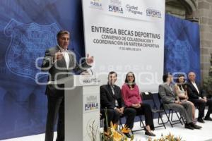 ENTREGA DE BECAS Y FIRMA DE CONVENIO EN DEPORTE