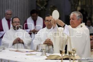 CELEBRACIÓN MISA CRISMAL. CATEDRAL DE PUEBLA