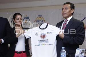 PRESENTAN CARRERA BECA UN NIÑO INDÍGENA