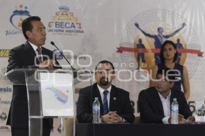 PRESENTAN CARRERA BECA UN NIÑO INDÍGENA