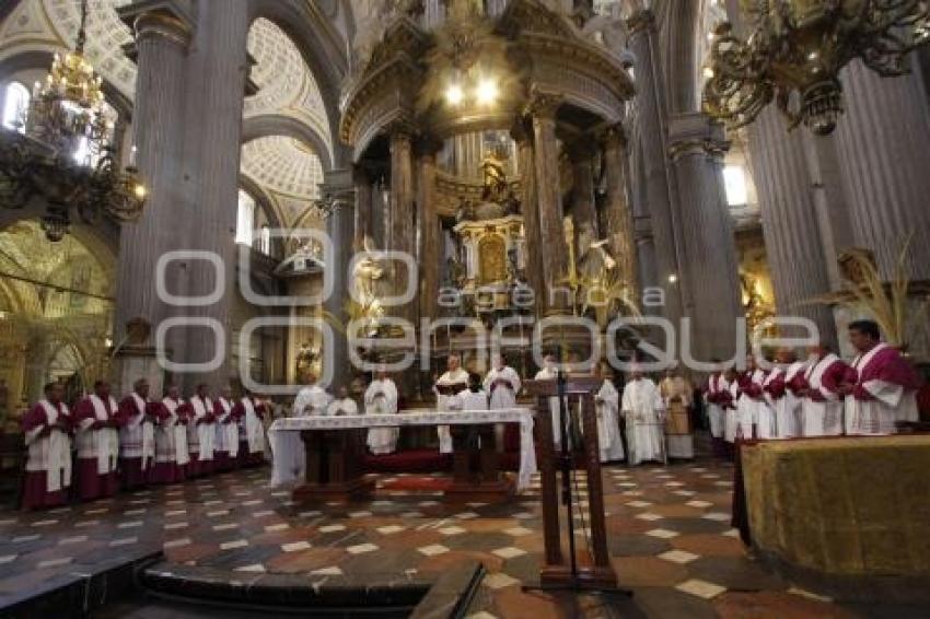 CELEBRACIÓN MISA CRISMAL. CATEDRAL DE PUEBLA