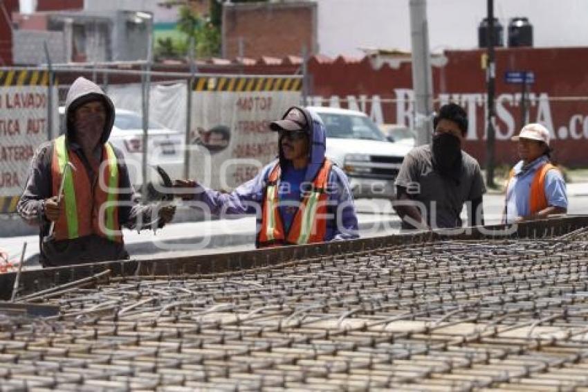 CONSTRUCCIÓN PARADEROS METROBÚS