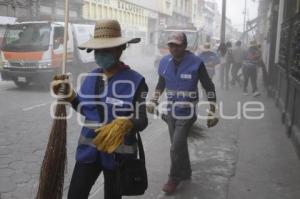SERVICIO DE LIMPIA AL TÉRMINO DE LA PROCESIÓN . VIERNES SANTO