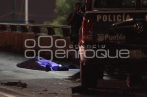 CHOCAN PATRULLAS POLICÍA . FALLECE PERSONA