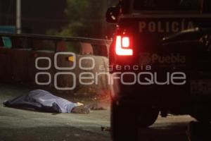 CHOCAN PATRULLAS POLICÍA . FALLECE PERSONA