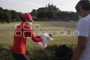 LIMPIAN LOS ALREDEDORES DE LA PIRÁMIDE DE CHOLULA