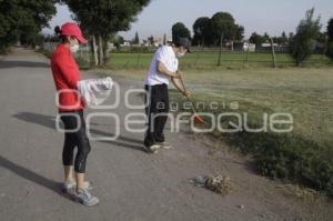 LIMPIAN LOS ALREDEDORES DE LA PIRÁMIDE DE CHOLULA