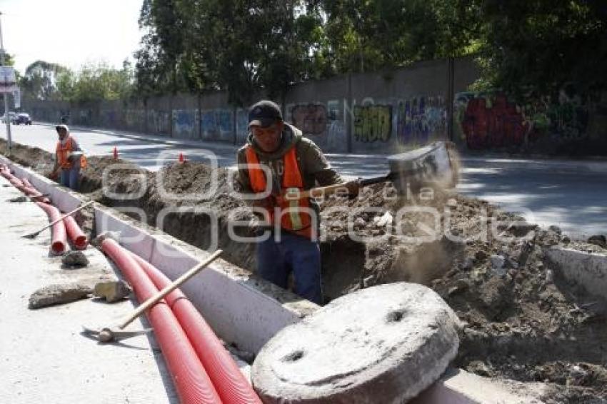 CONSTRUCCIÓN PARADEROS METROBÚS