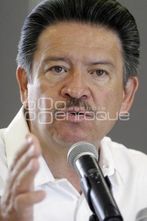 CARLOS NAVARRETE