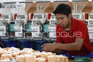 TRABAJADORES EMPRESA CINIA