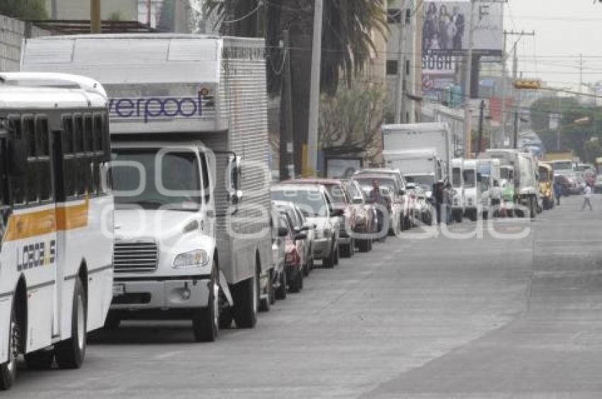 LARGAS FILAS PARA VERIFICACIÓN VEHICULAR