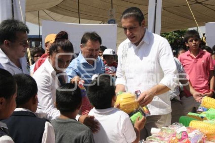 ENTREGA DE BICICLETAS. ACATLÁN DE OSORIO