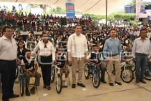 ENTREGA DE BICICLETAS. ACATLÁN DE OSORIO