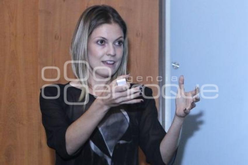 MUJER EMPRENDEDORA . PONENCIA ANA VICTORIA GARCÍA