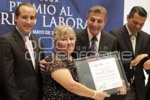 PREMIO AL MÉRITO LABORAL