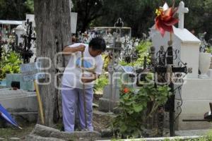 DÍA DE LA MADRE . PANTEONES