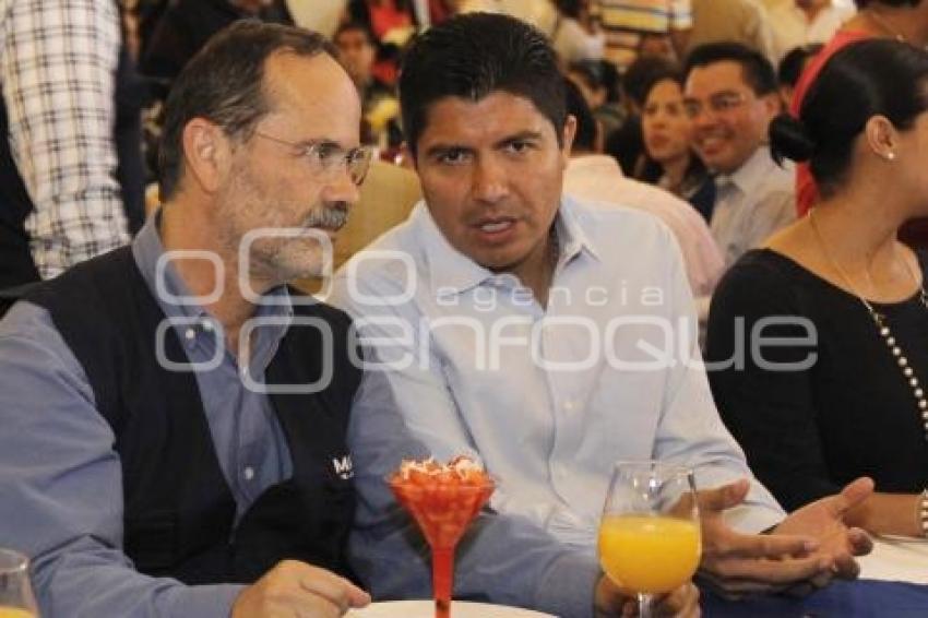 GUSTAVO MADERO SE REÚNE CON PANISTAS