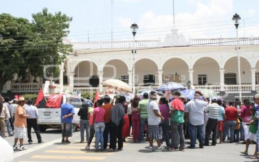 MANIFESTACIÓN . ACATLÁN DE OSORIO