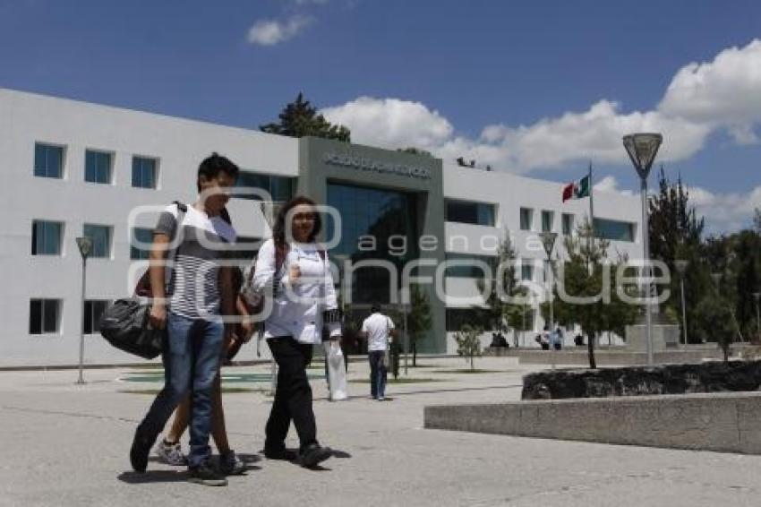 UNIVERSITARIOS BUAP