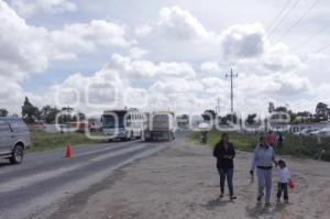 FAMILIA CAMINANDO