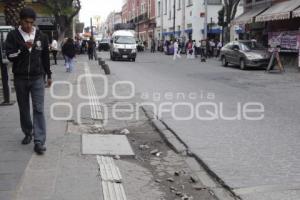 BANQUETA EN MAL ESTADO